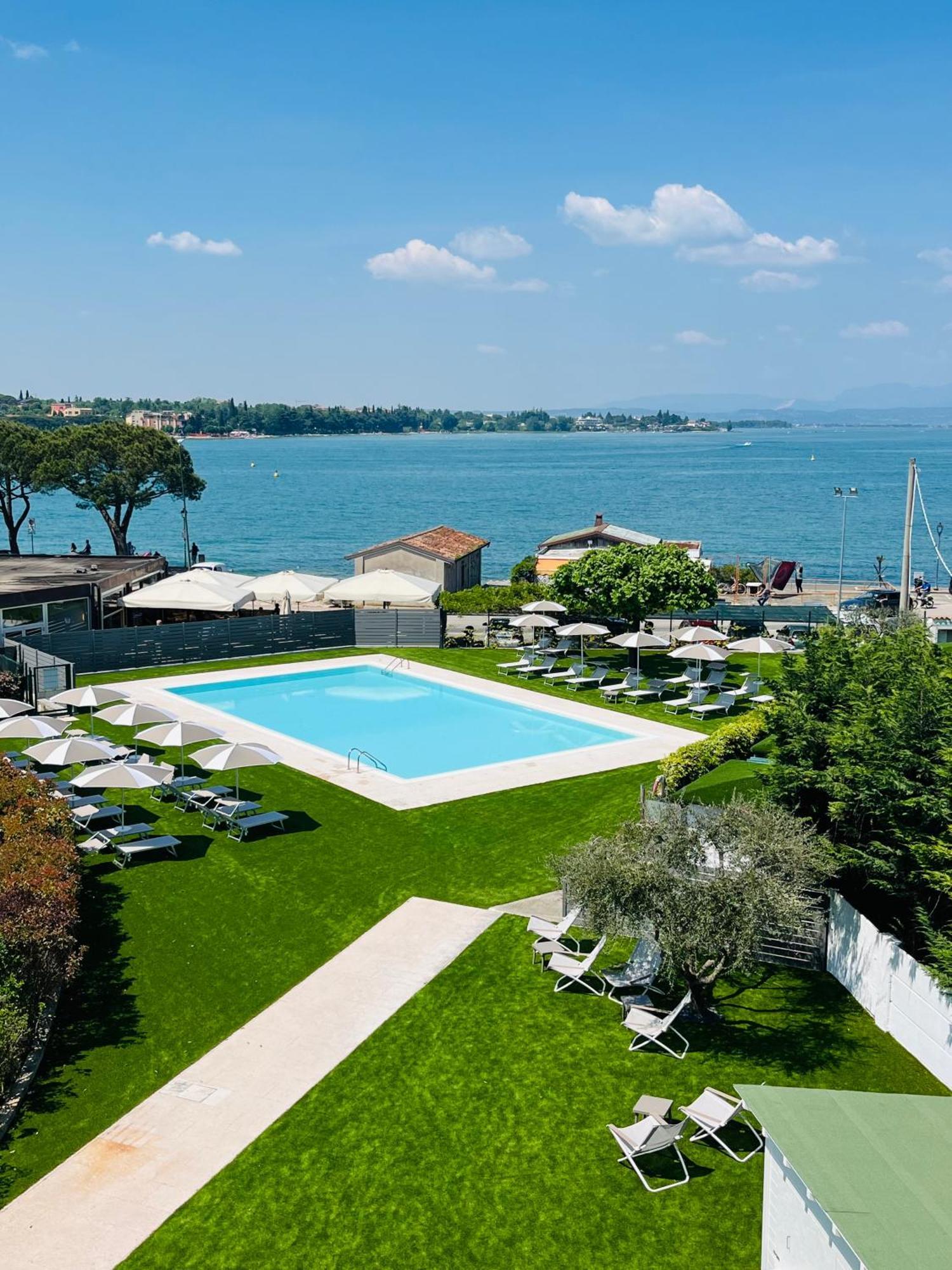 Hotel Ristorante Al Fiore Peschiera del Garda Exterior photo
