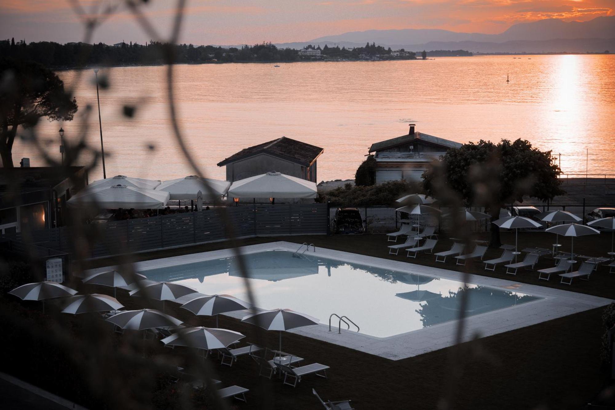 Hotel Ristorante Al Fiore Peschiera del Garda Exterior photo